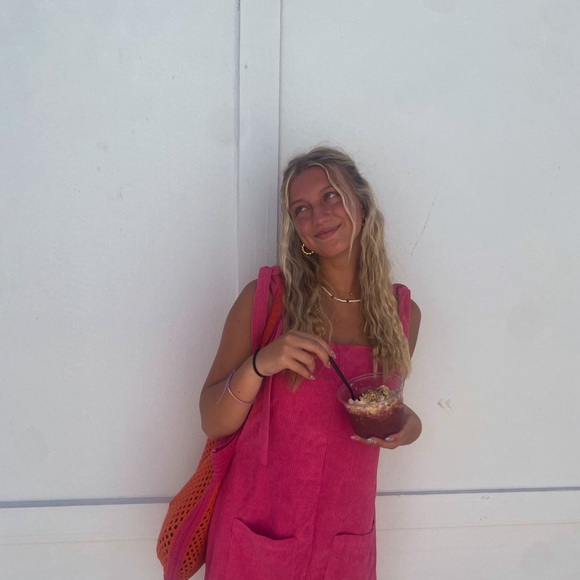 Meet your Posher, Liz - Picture 1 of 1